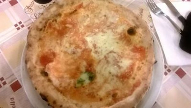 La Loggetta Pizza Margherita La Loggetta Pizza Margherita