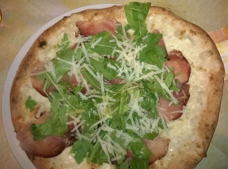 San Giorgio del Sannio Pizza Bianca Rucola Parmigiano San Giorgio del Sannio Pizza Bianca Rucola Parmigiano