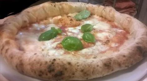 Margherita Pizza Margherita