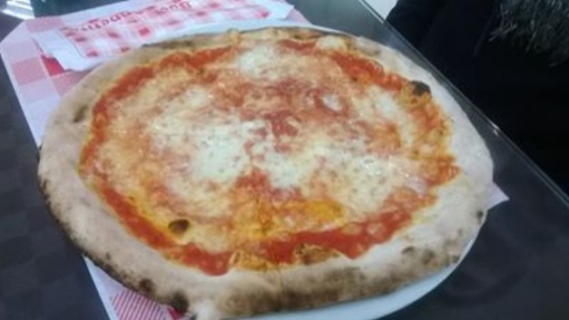 Pizza Margherita Sapore Mediterraneo Pizza Margherita Sapore Mediterraneo