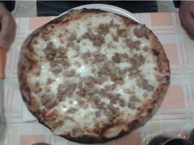 Pizza Provola Salsiccia Porcini Pizza Provola Salsiccia Porcini