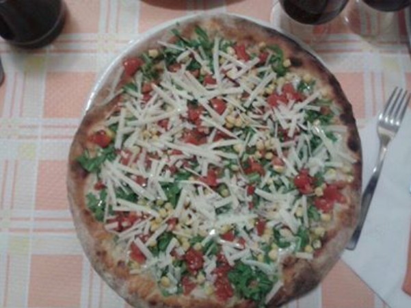 Pizza Rucola Mais Parmigiano pomodorino Pizza Rucola Mais Parmigiano pomodorino