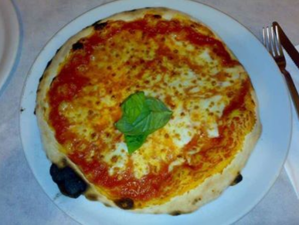 il tricorno pizza margherita benevento il tricorno pizza margherita benevento
