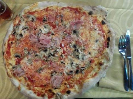 il veliero bologna pizza prosciutto cotto e funghi