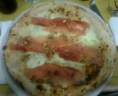 Pizza Montesarchio Fumo di Londra Pizza Montesarchio Fumo di Londra