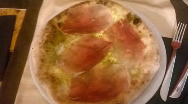 Pizza Pistacchio Con Crudo Pizza Pistacchio Con Crudo