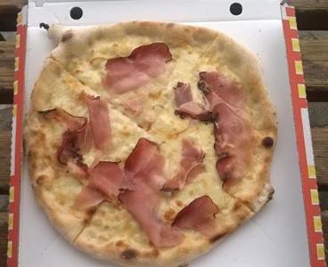Pizza Provola Speck Pizza Provola Speck